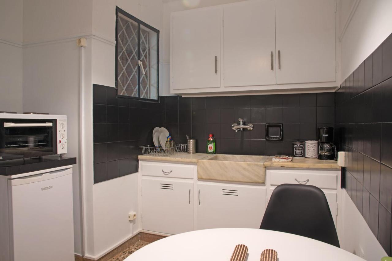 אתונה Messolonghi Square Apartment מראה חיצוני תמונה