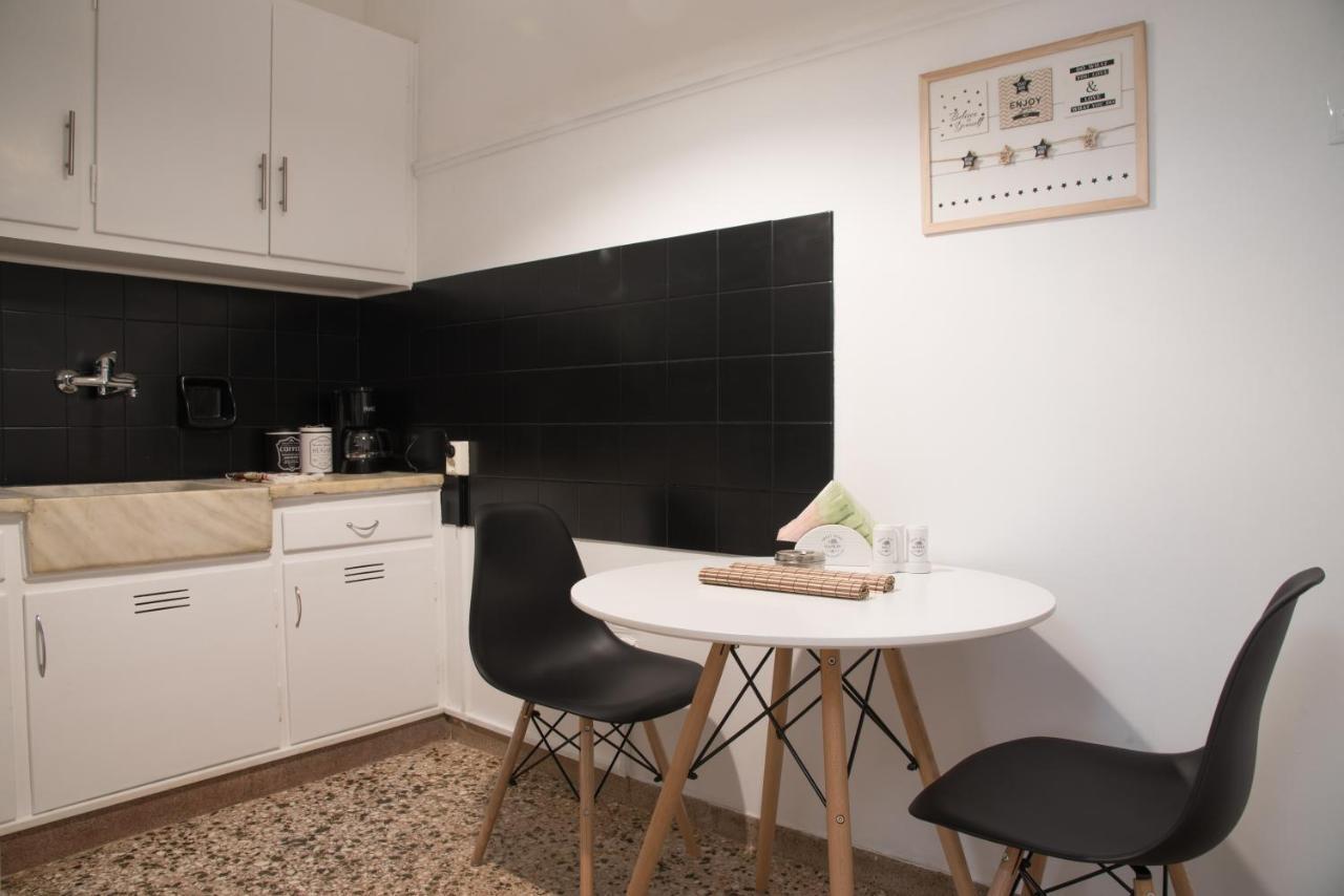 אתונה Messolonghi Square Apartment מראה חיצוני תמונה